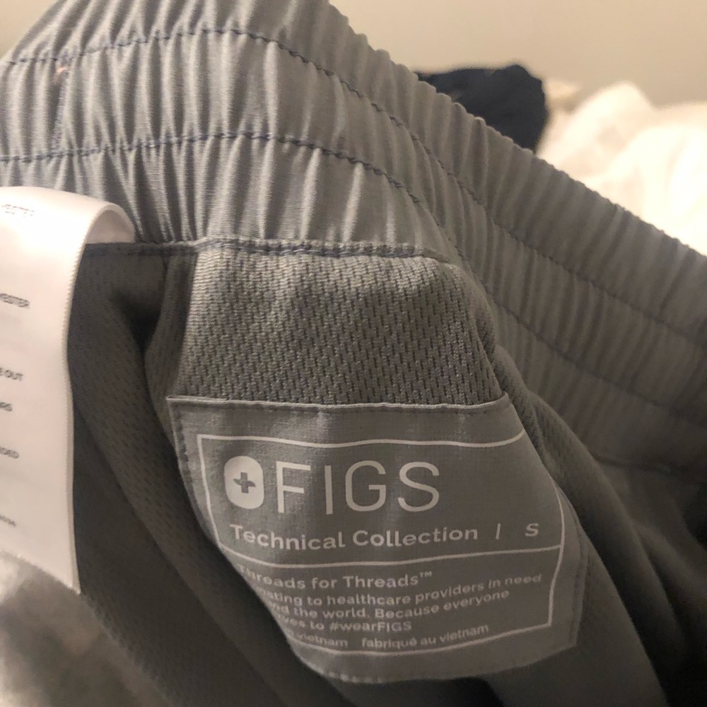 FIGS Scrubs price/each piece - Picture 9 of 14